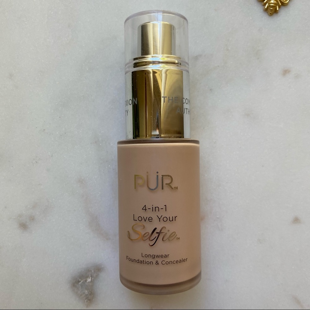 PUR 4-in-1 Love Your Selfie Foundation